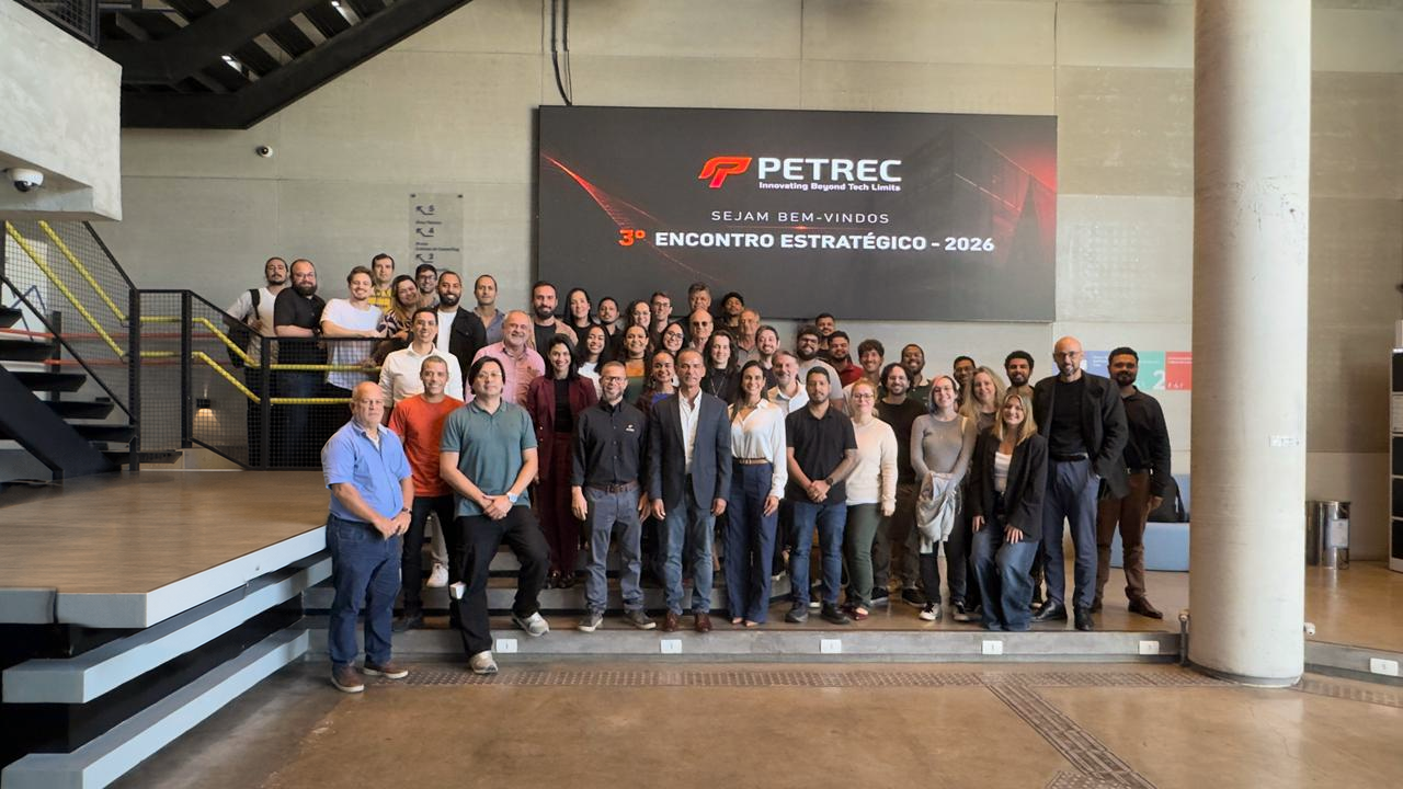 Equipe do Grupo PETREC reunida no 3º Encontro Estratégico